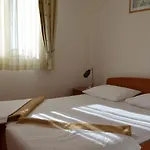 Pirovcanka Apartament *