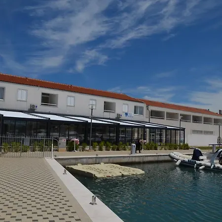 Appartement Pirovcanka *