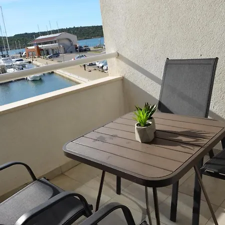 Apartment Pirovcanka