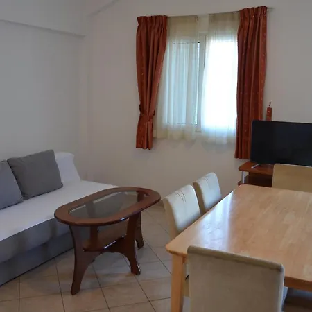 Pirovcanka Apartment Pirovac