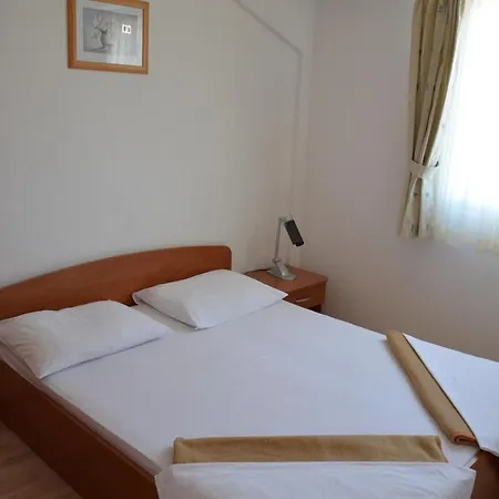 Pirovcanka Apartament Pirovac