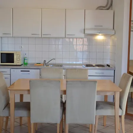 Apartament Pirovcanka