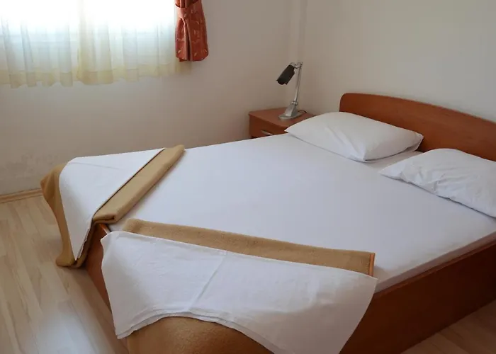 Pirovcanka Apartament *