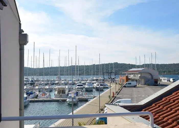 Pirovcanka アパート